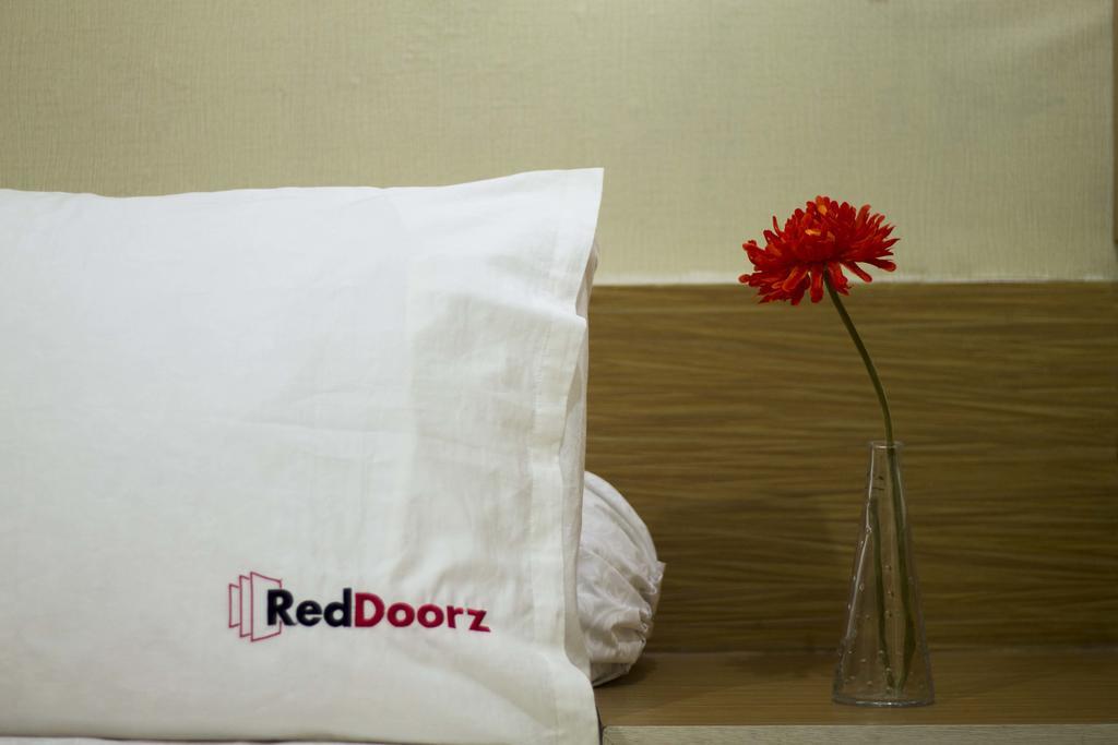 Reddoorz @ Legian Street Hotel Kuta Lombok Eksteriør billede